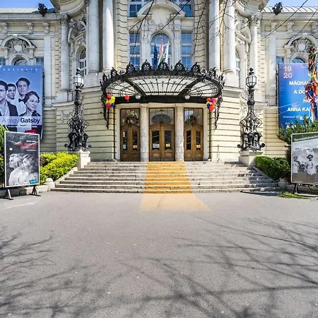 Bpr Red Tower Duplex Будапешт