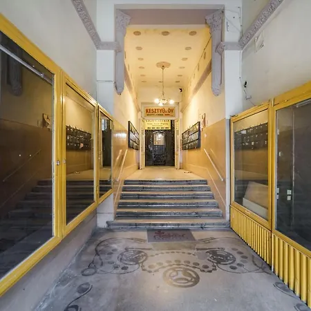 Bpr Red Tower Duplex Budapest