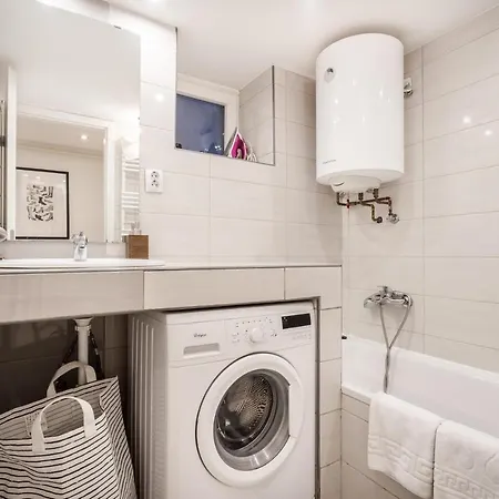 Bpr Red Tower Duplex Apartment