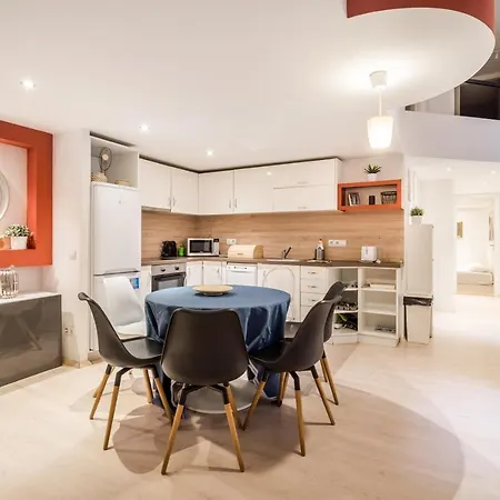 Bpr Red Tower Duplex Apartment