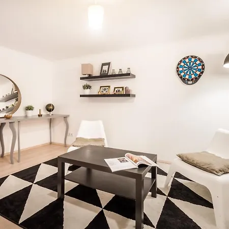 Bpr Red Tower Duplex Apartment