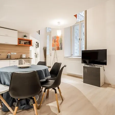 Bpr Red Tower Duplex Budapest